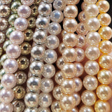 Highlighting glass pearl beads in round shape